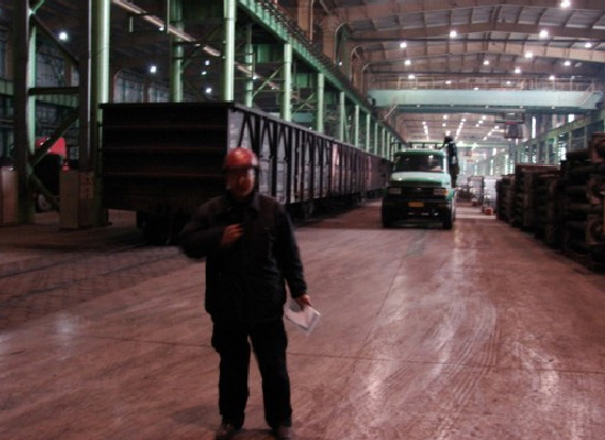 鞍钢股份冷轧厂---3号生产线提货现场内部图片