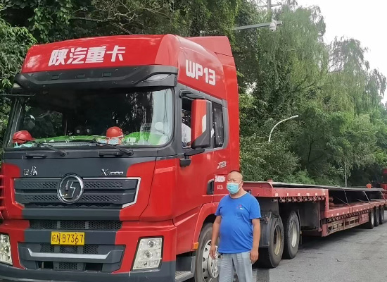 钢都物流公司给鞍钢客户装载钢板到全国各地厂家！