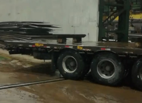 钢都物流公司给鞍钢客户装载钢板到全国各地厂家！